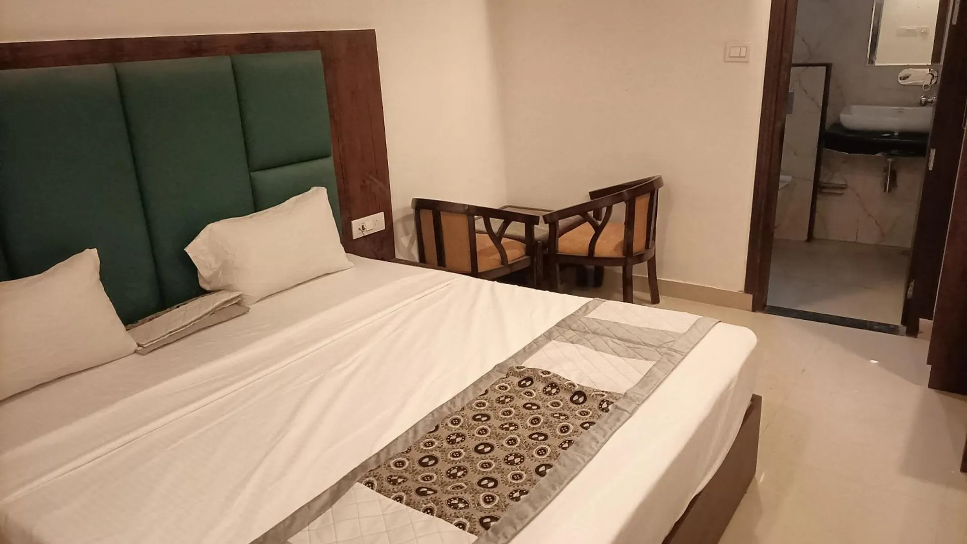Hotel Tark A Family Hotel Near Igi Airport Delhi New Delhi 4*,  India