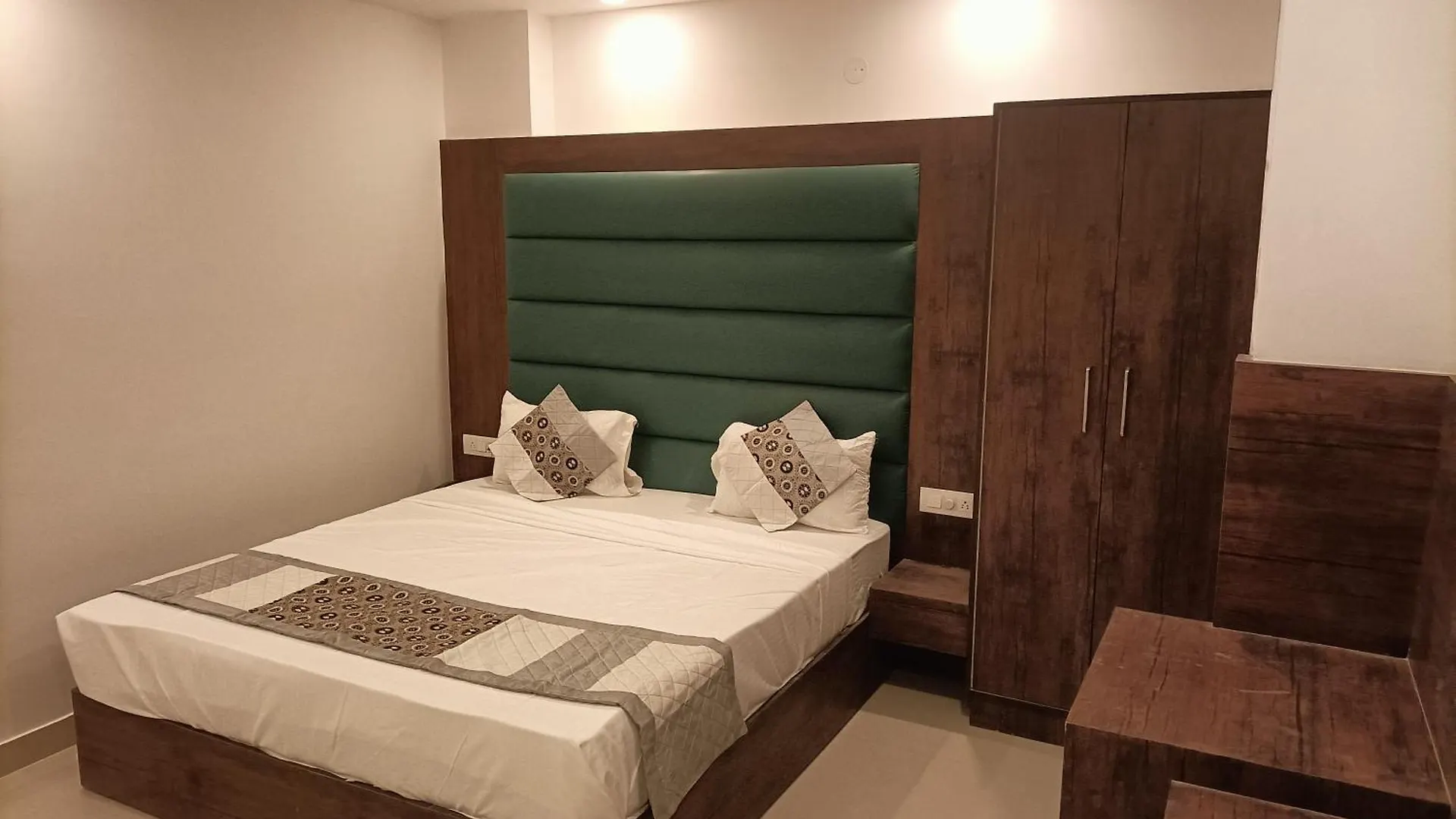 Hotel Tark A Family Hotel Near Igi Airport Delhi New Delhi