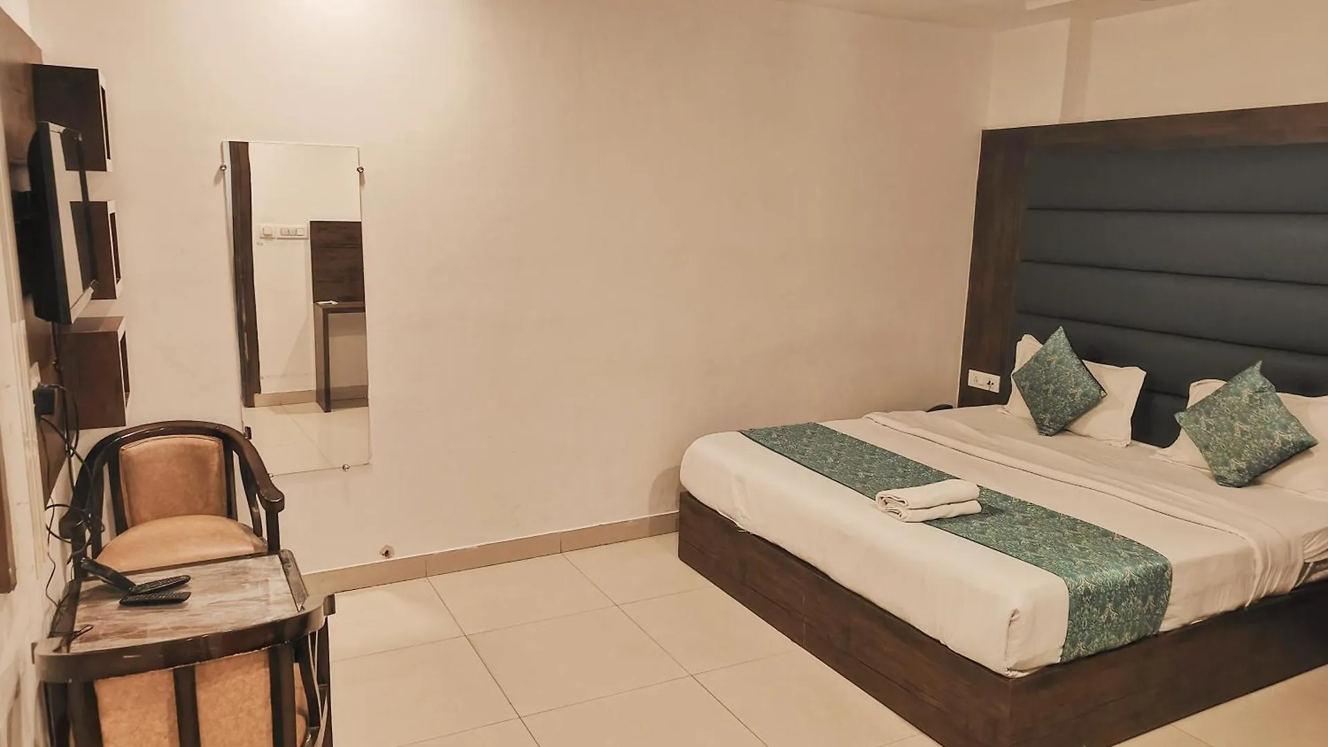 Hotel Tark A Family Hotel Near Igi Airport Delhi New Delhi India