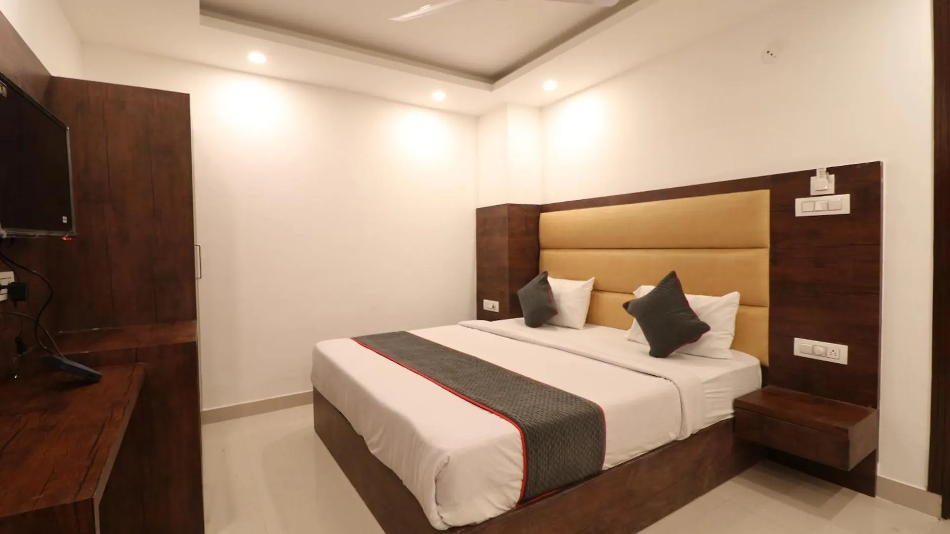 Hotel Tark A Family Hotel Near Igi Airport Delhi New Delhi